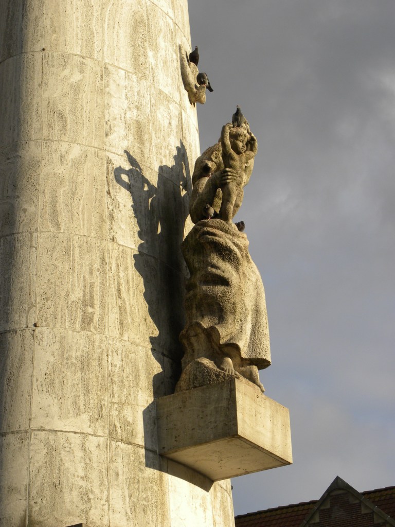 Detail van monument op de Dam